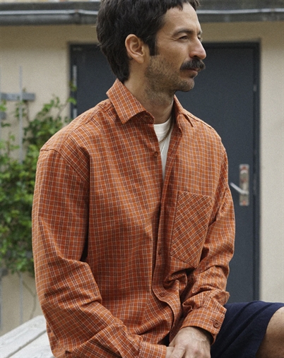 Elsk - Checked Men´s Relaxed Skjorte - Burnt Orange Check